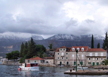 Причал в Херцег-Нови, Черногория – фотографии Черногории