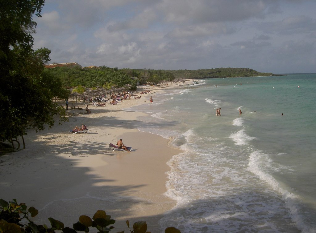 Туристы на пляже в Ольгин провинция, Куба. Фото 4 – фотографии Кубы