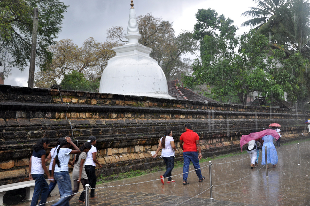 Храм Зуба Будды, также известный как Шри Далада Малигава. Фото 8 – фотографии Шри-Ланки