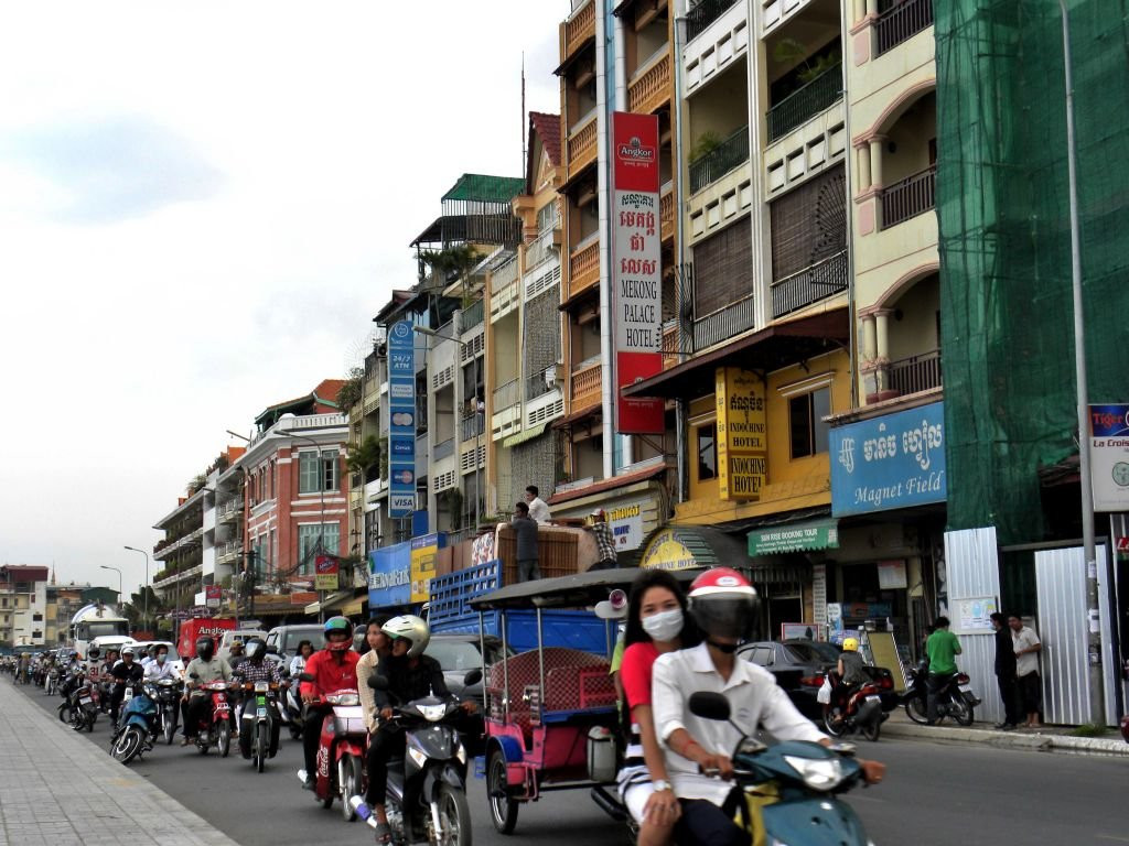 Люди в Пномпень, Камбоджа – фотографии Камбоджи