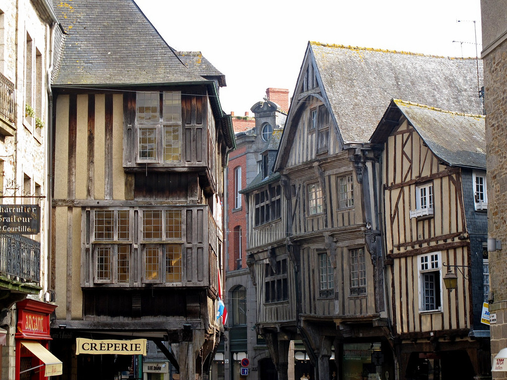 Динан (Dinan) — город в Бретани на реке Ранс, Франция. Фото 2 – фотографии Франции