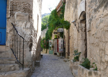 Улица в Ле-Бо-де-Прованс, Франция. Фото 1 – фотографии Франции