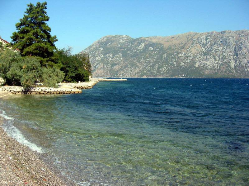 Пляж в Которском заливе, Черногория. Фото 3 – фотографии Черногории