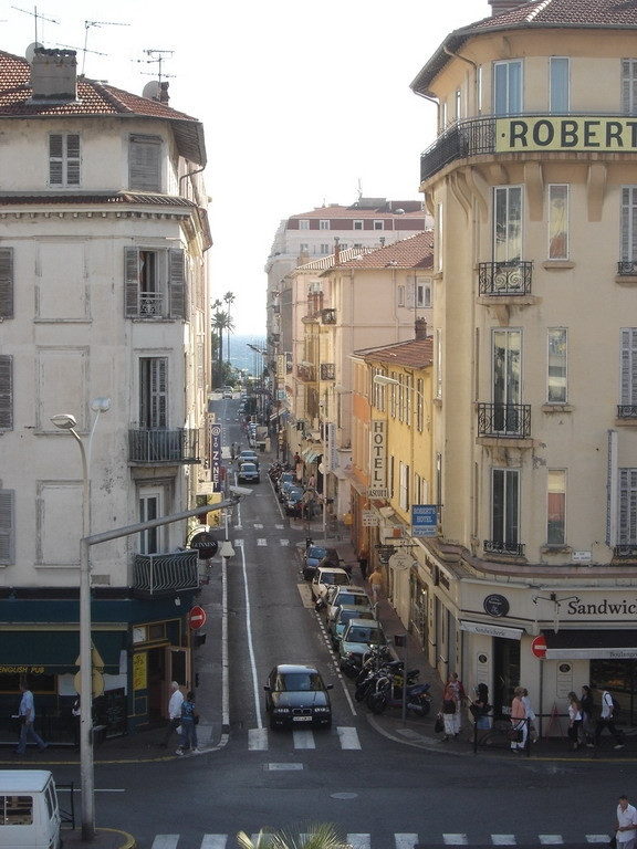 Улица в Канне, Франция – фотографии Франции