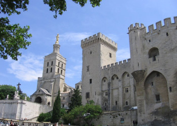 Замок в Авиньоне, Франция – фотографии Франции