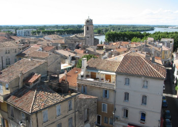 Дома в Арль, Франция – фотографии Франции