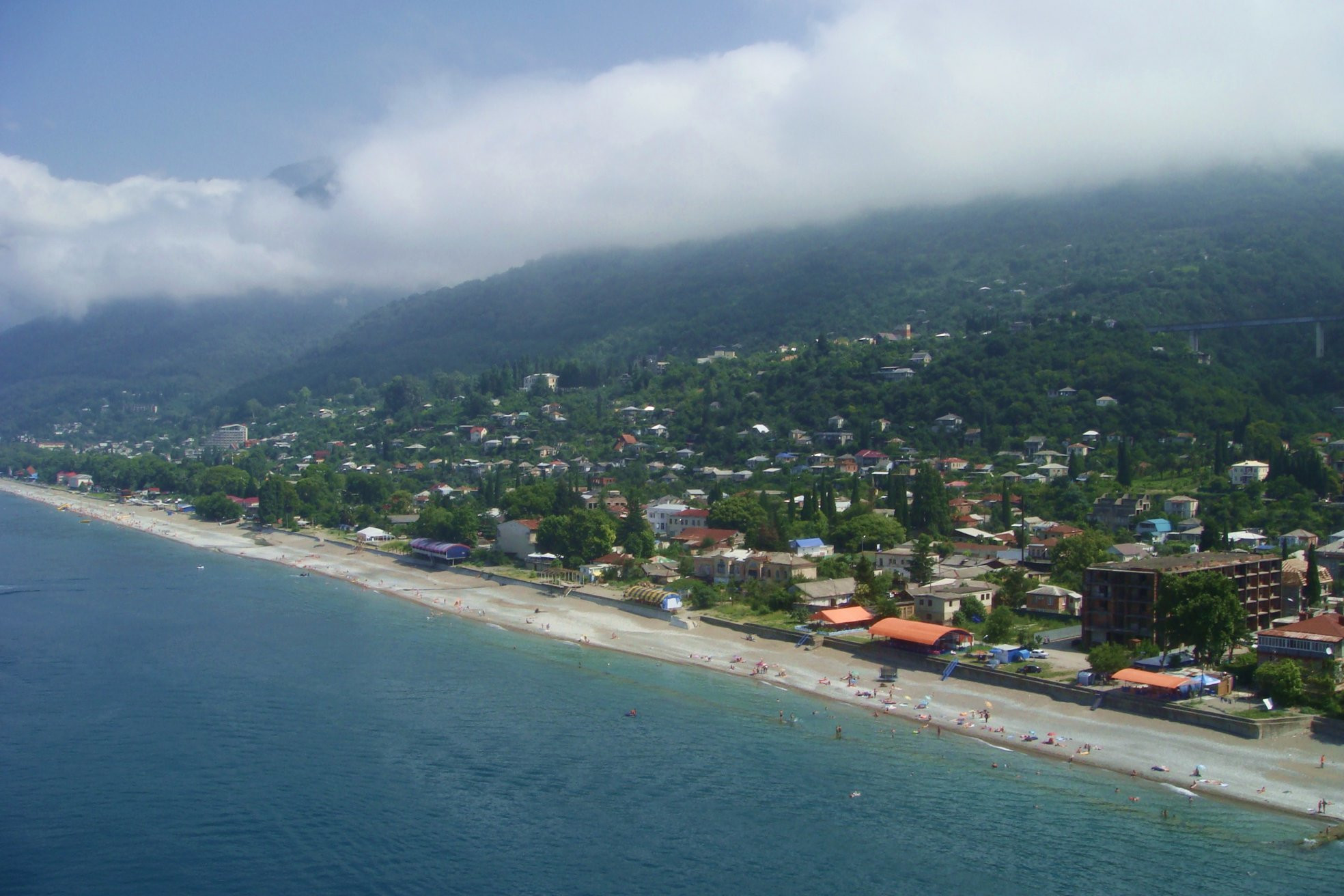 Побережье в Гагра, Абхазия – фотографии Абхазии