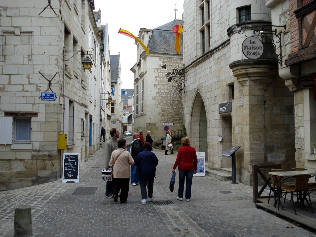 Улица в Шиноне, Франция. Фото 2 – фотографии Франции