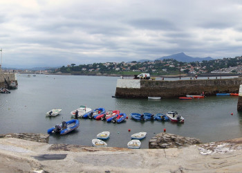 Набережная в Сибуре, Франция. Фото 2 – фотографии Франции