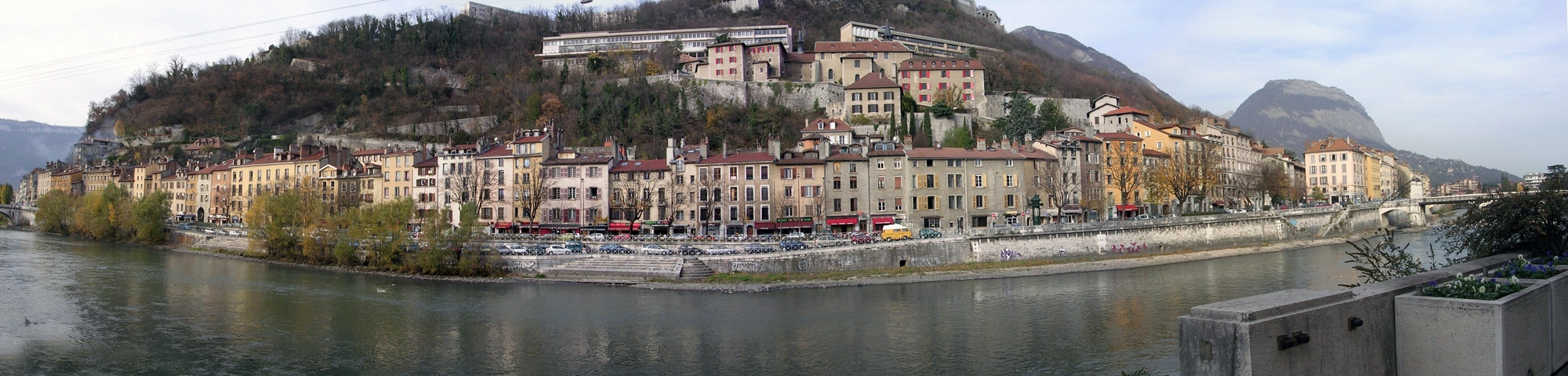 Дома на набережной в Гренобль, Франция. Фото 5 – фотографии Франции