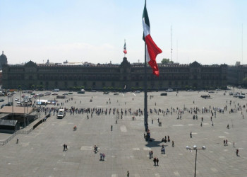 Площадь Сокало (El Zócalo) или площадь Конституции – фотографии Мексики