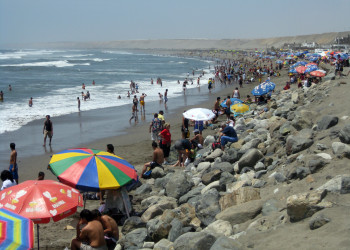 Тихоокеанские пляжи Перу не очень как-то живописны – фотографии Перу