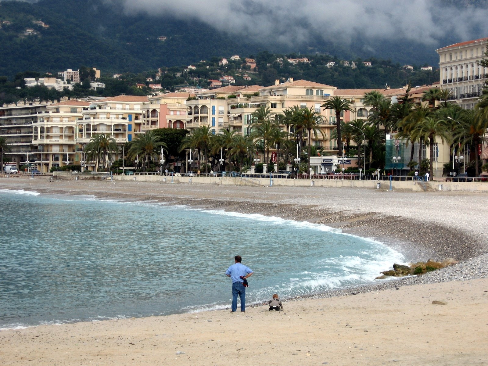 Пляж в Ментоне, Франция. Фото 1 – фотографии Франции