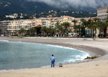 Пляж в Ментоне, Франция. Фото 1 – фотографии Франции