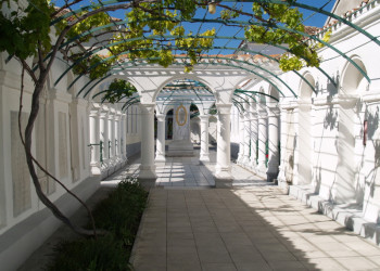 Храмовый комплекс Кенассы в Евпатории в Крыму. Фото 1 – фотографии России