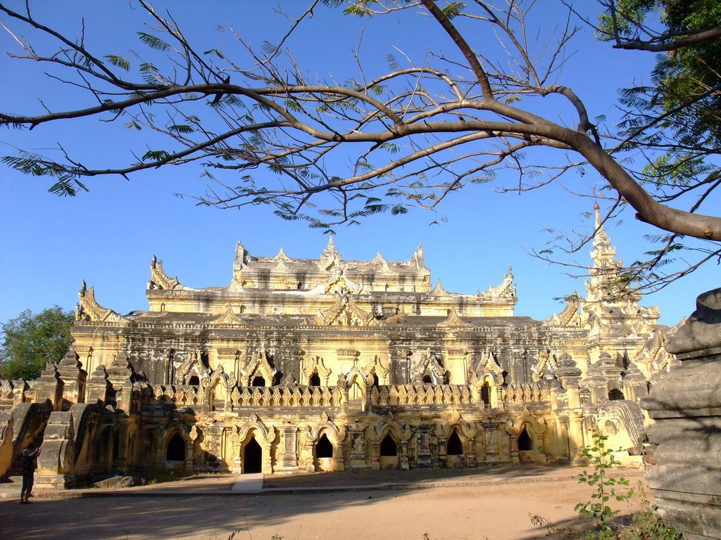 Монастырь Маха-Аунме-Бонзан (Maha Aungmye Bonzan) – фотографии Мьянмы