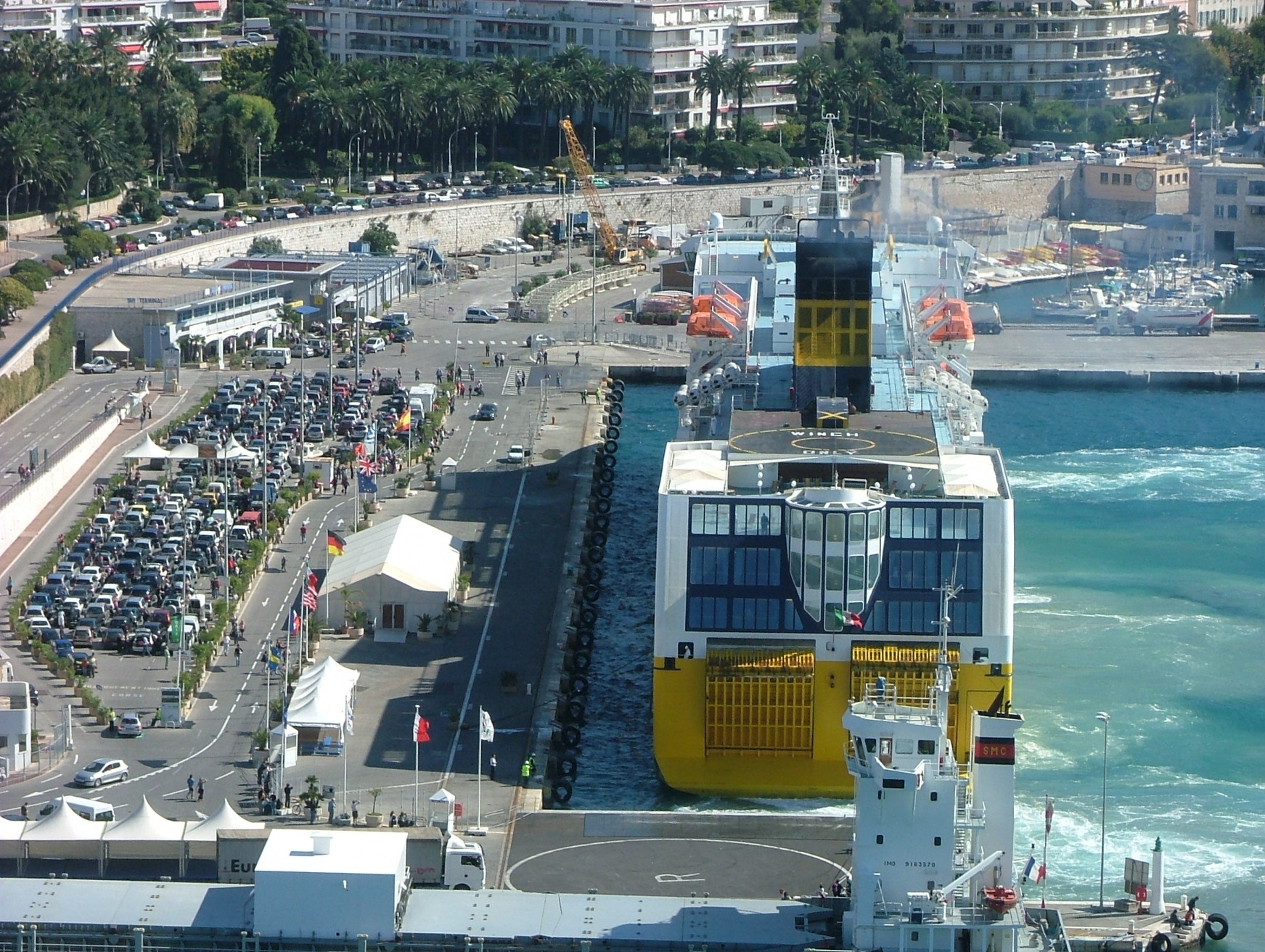 Корабль в Ницце, Франция – фотографии Франции