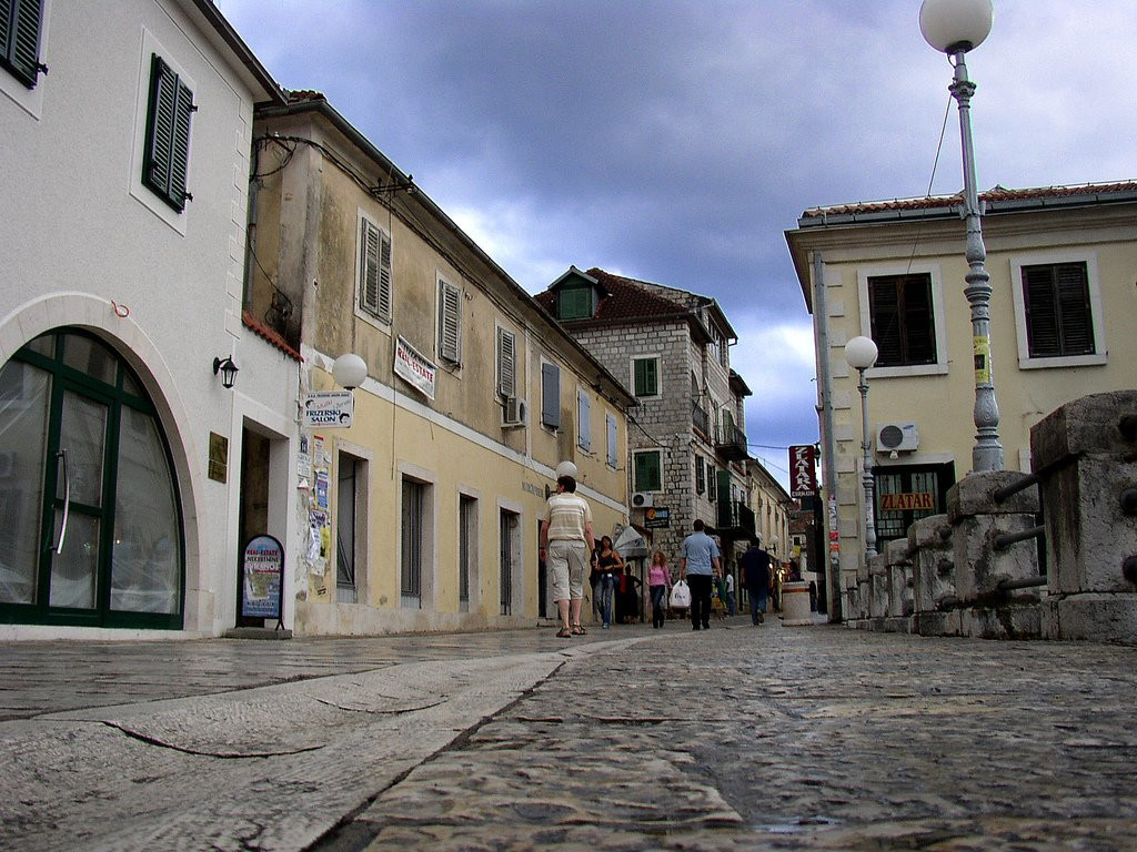 Улица в Херцег-Нови, Черногория. Фото 18 – фотографии Черногории