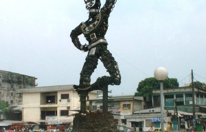 Statue_de_la_nouvelle_liberte_Douala – фотографии Камеруна