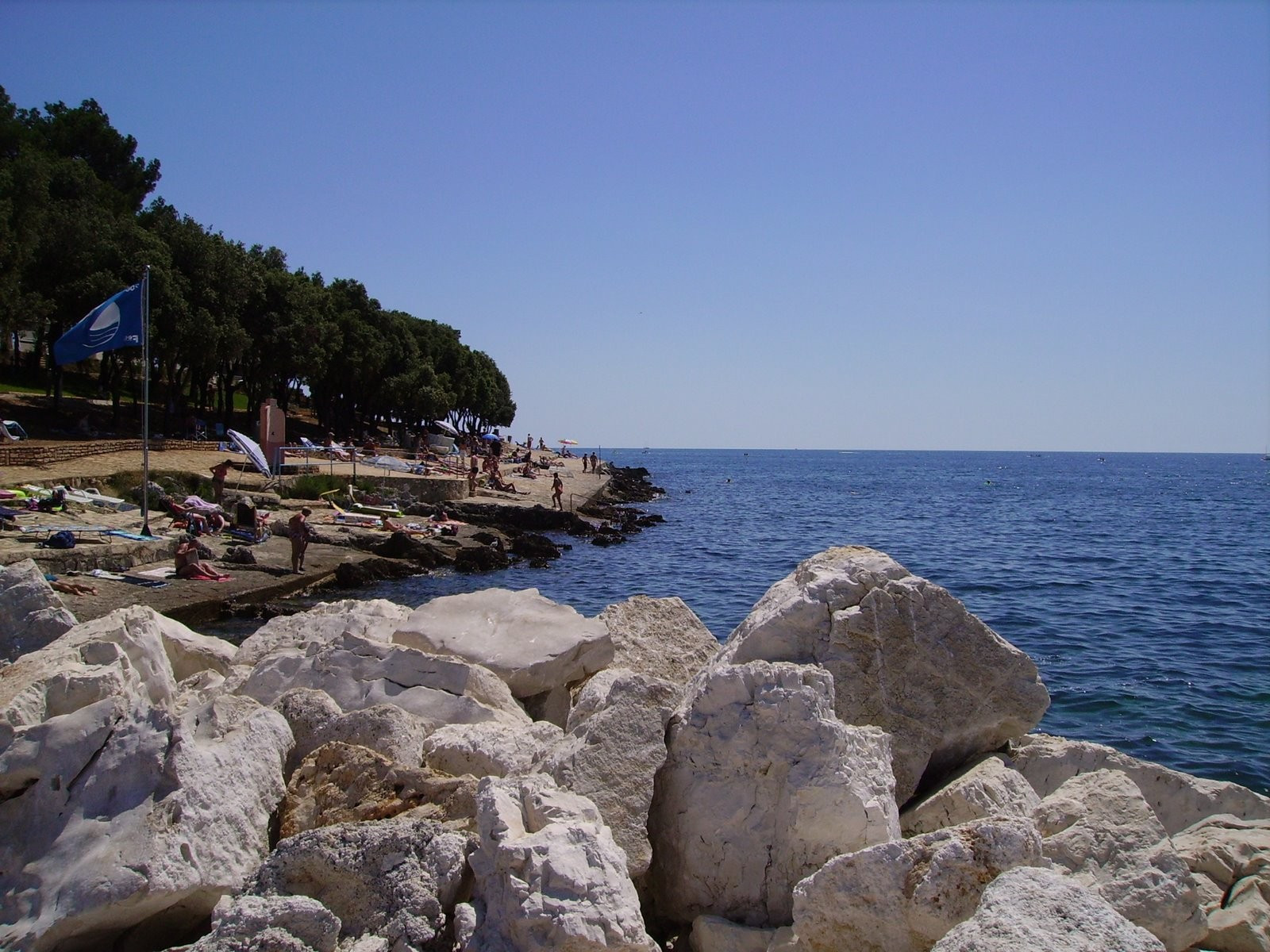 Пляж в Врсаре, Хорватия. Фото 3 – фотографии Хорватии