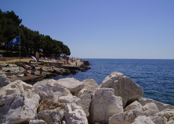 Пляж в Врсаре, Хорватия. Фото 3 – фотографии Хорватии