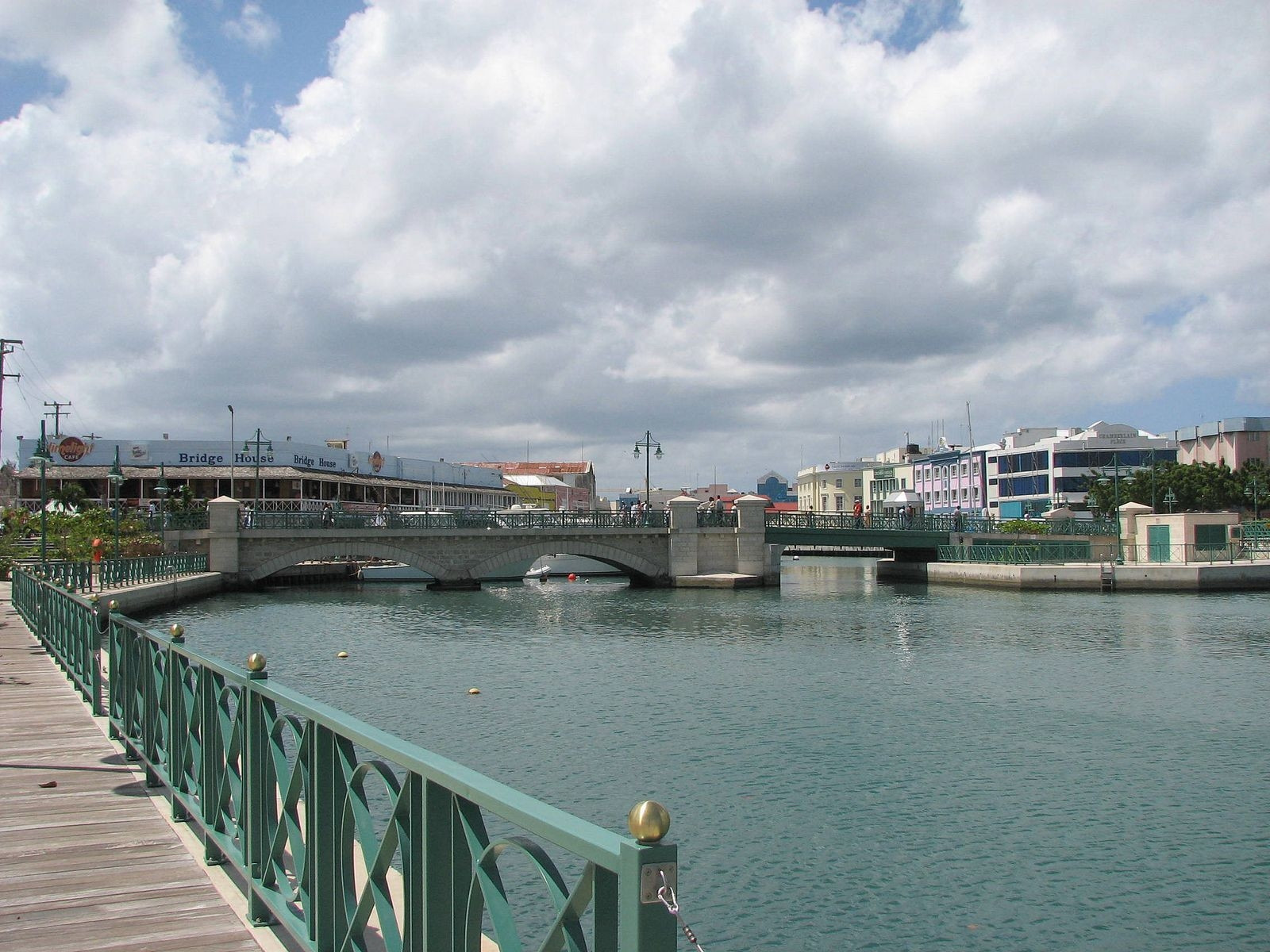 Набережная в Бриджтауне, Барбадос – фотографии Барбадоса