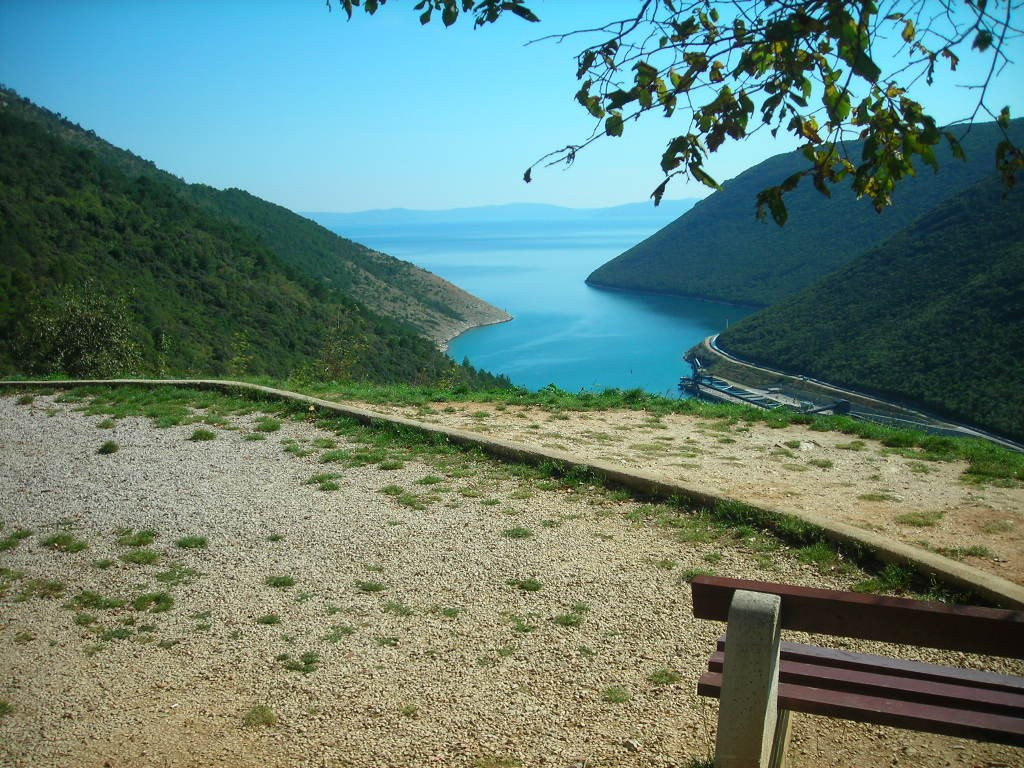 Берега в Лимском канале, Хорватия – фотографии Хорватии