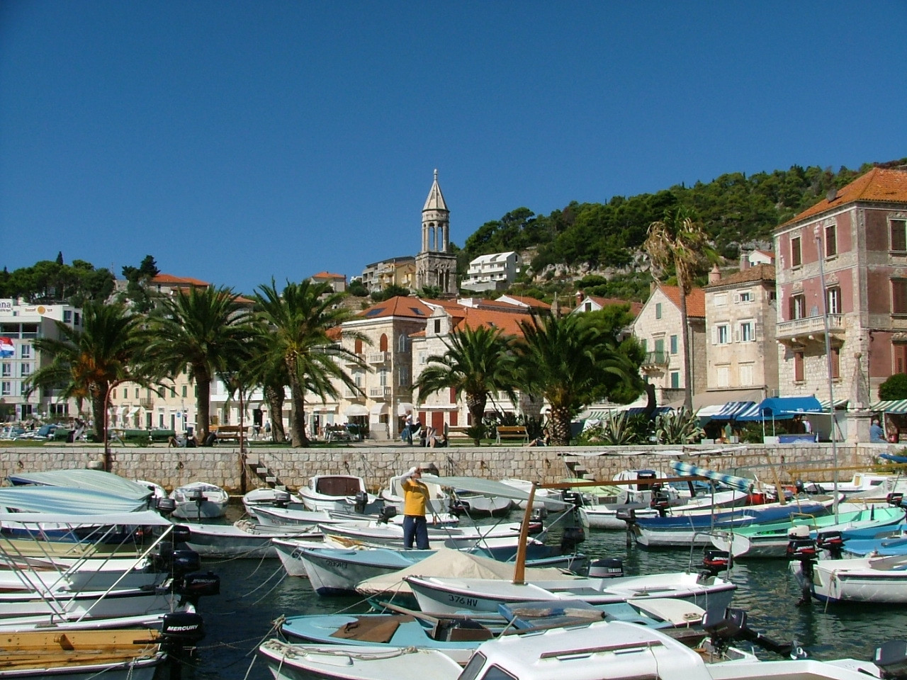 Лодочная станция в Хвар, Хорватия – фотографии Хорватии