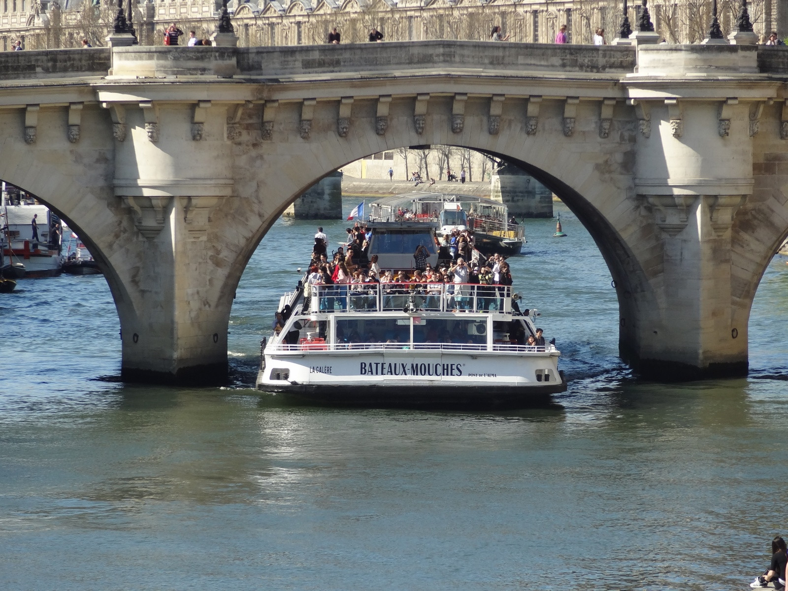 Водная экскурсия по Парижу – фотографии Франции