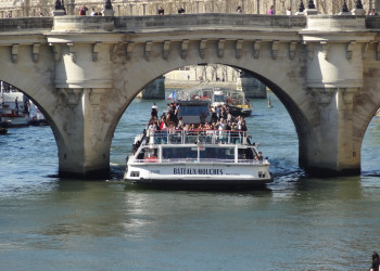 Водная экскурсия по Парижу – фотографии Франции