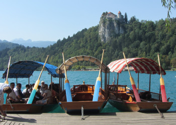 Традиционные словенские лодки на Бледском озере – фотографии Словении