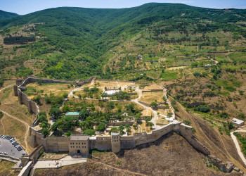 Главная достопримечательность Дербента – крепость Нарын-Кала – фотографии России