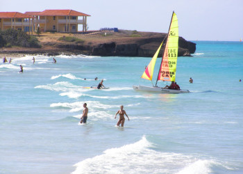 Отдых туристов в Варадеро, Куба – фотографии Кубы