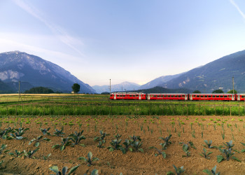 Ретийская железная дорога в Швейцарии. Фото 1 – фотографии Швейцарии