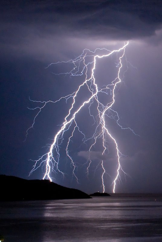 Молния в Херцег-Нови, Черногория. Фото 1 – фотографии Черногории