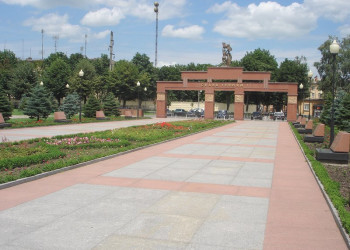 Сквер в Владикавказе, Россия. Фото 1 – фотографии России