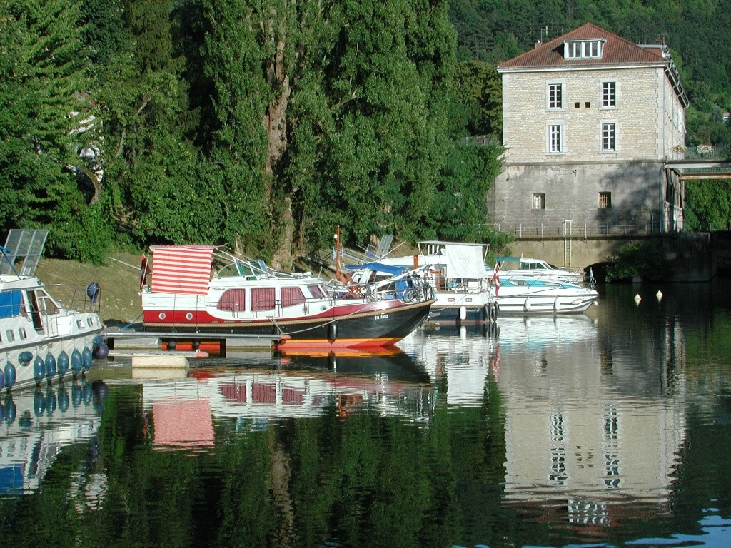 Яхты и катера в Безансоне, Франция. Фото 5 – фотографии Франции