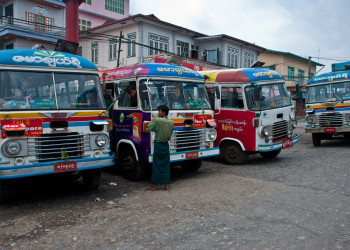 Местные автобусы – фотографии Мьянмы