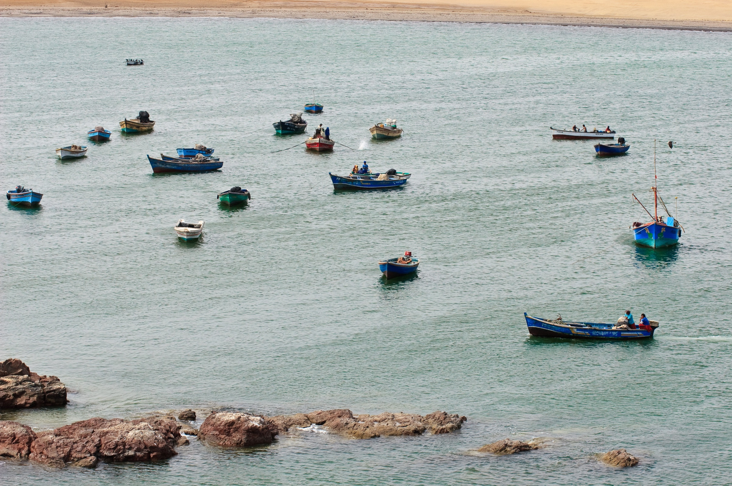 Лодки в Паракасе – фотографии Перу