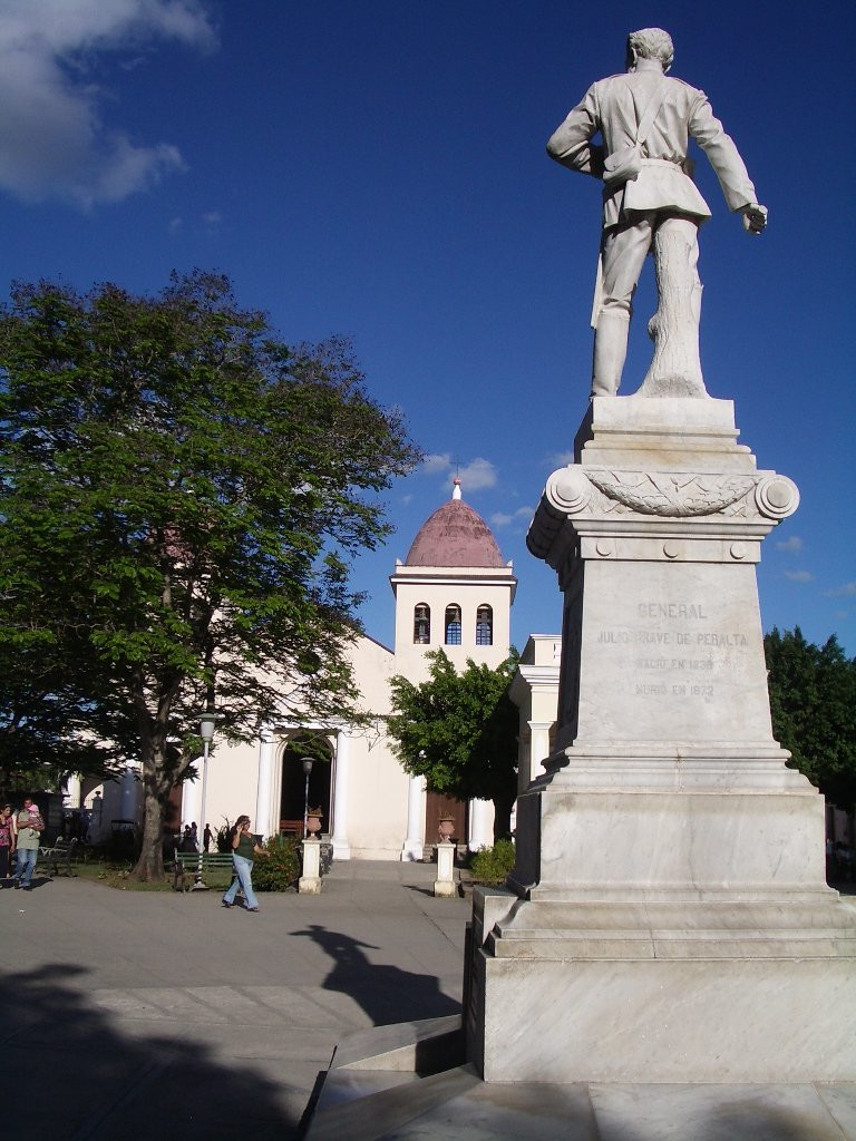 Памятник в Ольгин провинция, Куба. Фото 5 – фотографии Кубы
