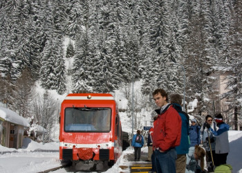 Люди в Валлорсине, Франция – фотографии Франции