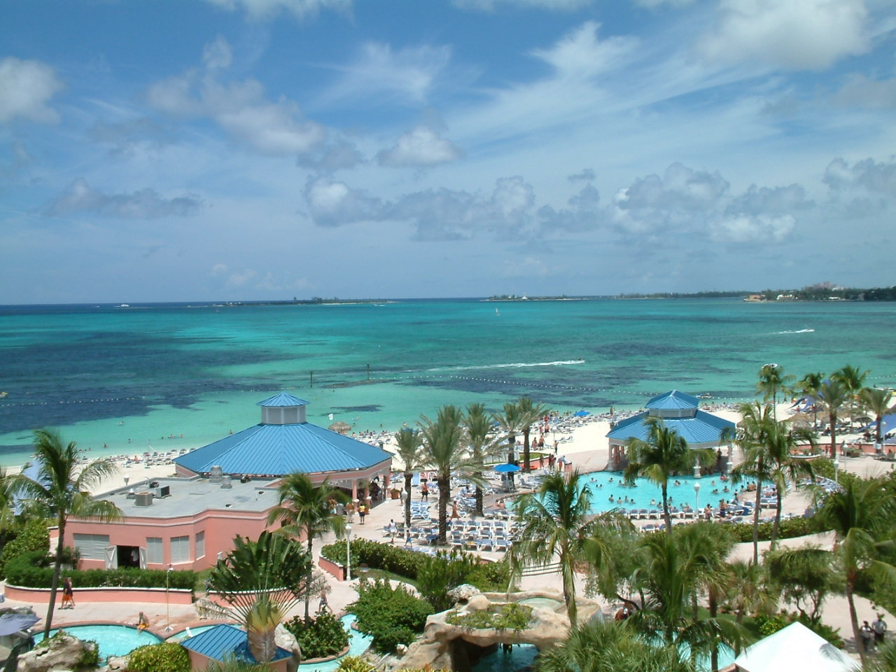 Отели на берегу острова Нью-Провиденс, Багамские острова – фотографии Багамских островов