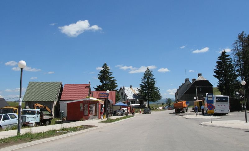 Улица в Жабляк, Черногория. Фото 3 – фотографии Черногории