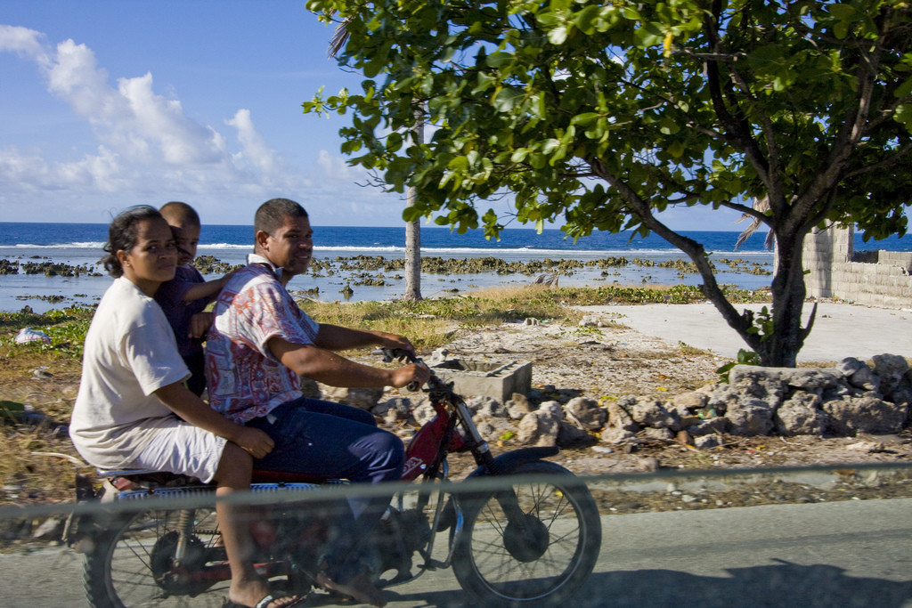Местные жители - наурийцы – фотографии Науру
