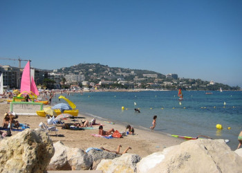 Пляж в Канне, Франция. Фото 1 – фотографии Франции