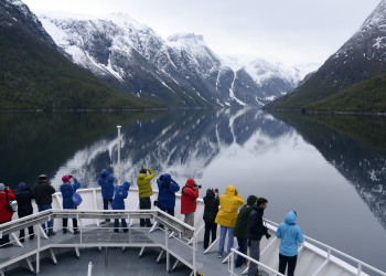 Туристы в круизе по фьордам Норвегии – фотографии Норвегии