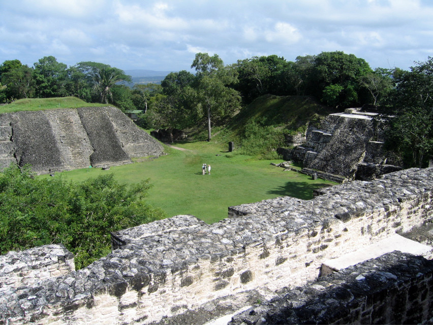 Шунантунич (Xunantunich) — памятник культуры майя – фотографии Белиза