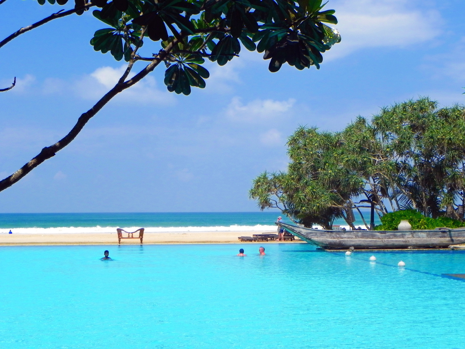 Бассейн отеля Heritance Ahungalla 5* на пляже Ахунгалла – фотографии Шри-Ланки