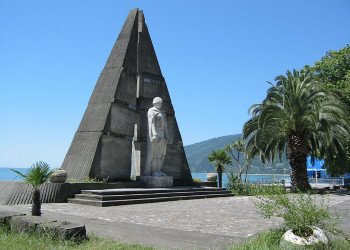 Памятник воинам Великой Отечественной Войны – фотографии Абхазии