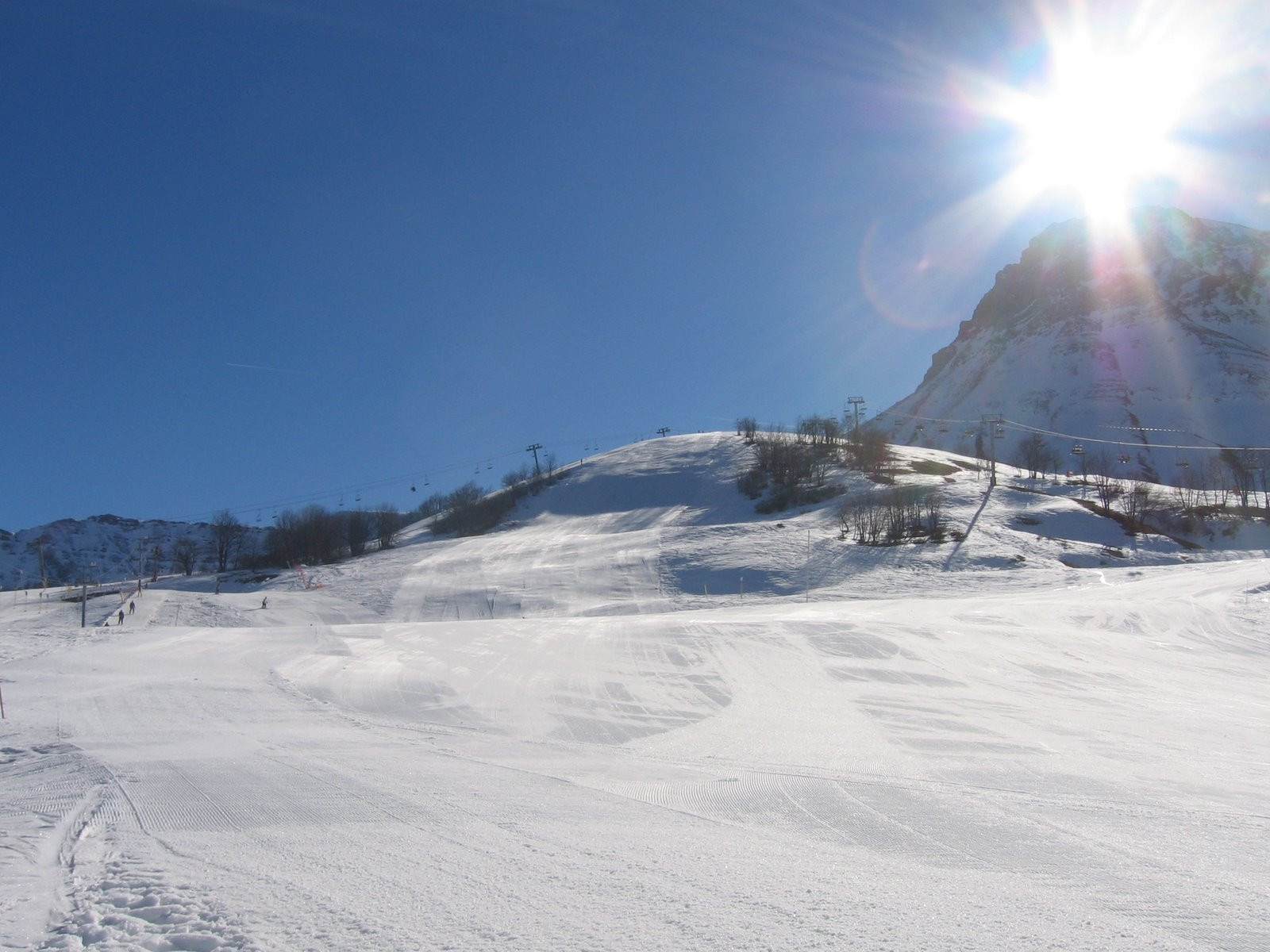 Горнолыжный курорт в Ле-Албиезе, Франция – фотографии Франции